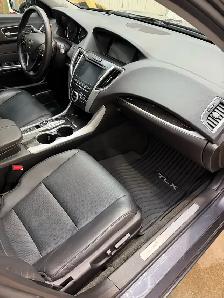 2018 Acura TLX SH-AWD 4 Door - low kms - Photo 9