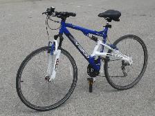 HYBRID 29' GENESIS V2900 SERIES 21 SPD   DUAL SUSPENSION RACER! - Photo 2