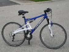 HYBRID 29' GENESIS V2900 SERIES 21 SPD   DUAL SUSPENSION RACER! - Photo 3
