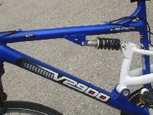 HYBRID 29' GENESIS V2900 SERIES 21 SPD   DUAL SUSPENSION RACER! - Photo 5
