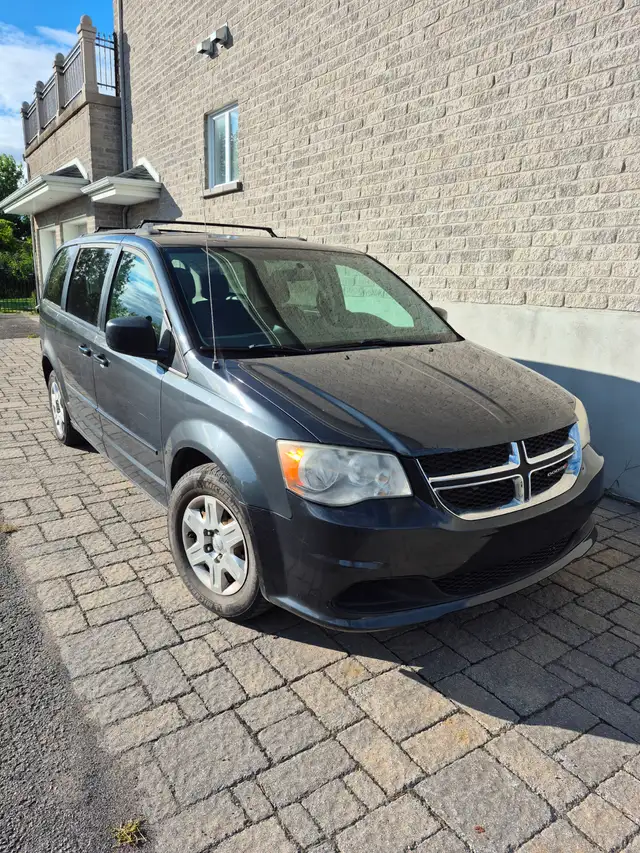 Dodge Grand Caravan 2012 en bonne condition