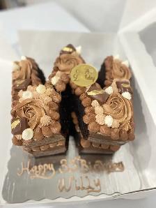 letter cakes, stunning cakes Milton custom cakes desserts - Photo 5