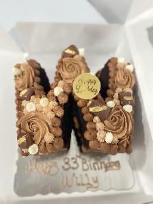 letter cakes, stunning cakes Milton custom cakes desserts - Photo 6