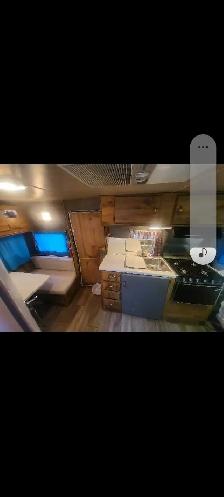 Winnebago camper - Photo 2