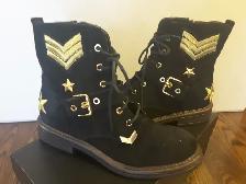 Brand New Women leather boots Size 9.5