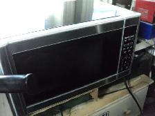 Hamilton Beach 1000 Watt Microwave CLEAN $20 CALLS ONLY PLEASE! - Photo 2