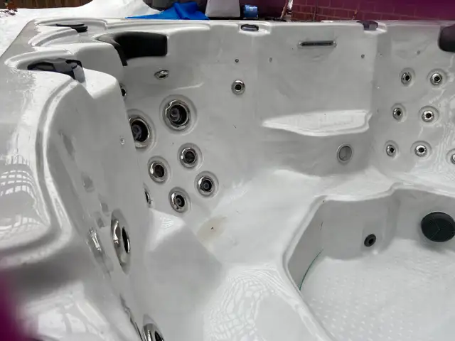 Door Crasher Sale! New 8 Seater Spa - 56 Jets - Free Delivery PS