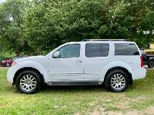 2010 PATHFINDER LOW KM LOADED CERTIFIED ALBERTA - Photo 3