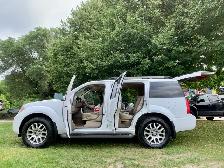 2010 PATHFINDER LOW KM LOADED CERTIFIED ALBERTA - Photo 4