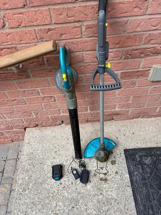 For Sale  :   Leaf blower and Grass trimmer