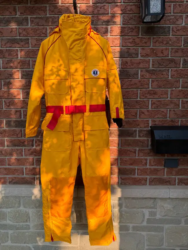 mustang full floater suit large