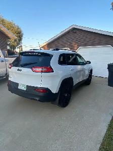 Jeep Cherokee - Photo 3