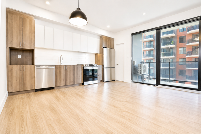 Spacious 2 Bed / 1 Bath Apartment in LaSalle for rent