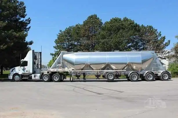 AZ DRIVER TRUCK & PNEUMATIC TANKER