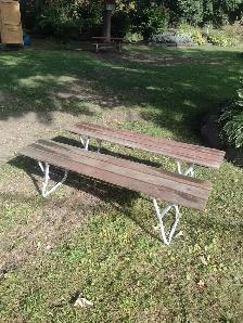 Two wood and metal benches - Photo 2