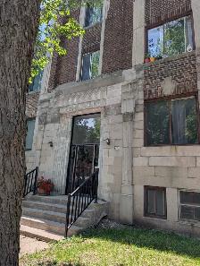 IMMEDIATELY AVAILABLE 3 1/2 near Côte-des-Neiges metro