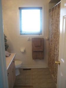Bachelor Studio-Sized Room For Rent in Milton For Female - Photo 3