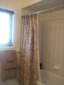 Bachelor Studio-Sized Room For Rent in Milton For Female - Photo 4