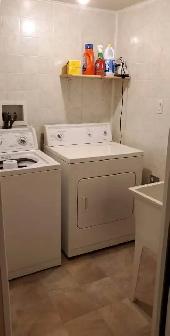 1 bedroom plus den large basement apartment in Collingwood - Photo 11
