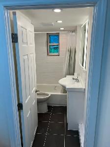 Demi-sous-Sol Calme et Tout Inclus à Deux Pas du Métro Longueuil - Photo 4