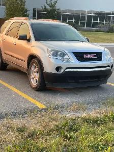 2010 GMC Acadia - Photo 2