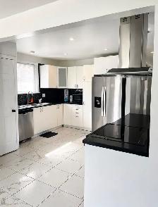 3-Bedroom Furnished House, Near York University - Photo 3