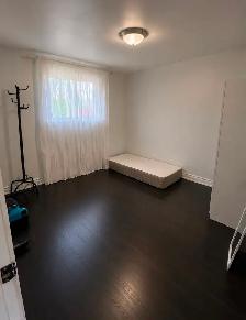3-Bedroom Furnished House, Near York University - Photo 6