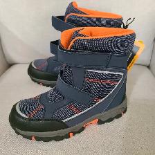 Brand New Youth boy winter boots Size 4 - Photo 2