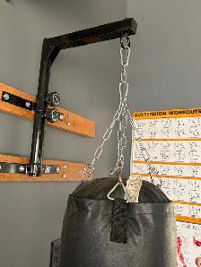 Everlast 50 lb Heavy Bag   Wall Mount – Langdon