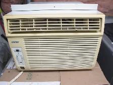 Powerful 10,000BTU Danby window AC, works great clean