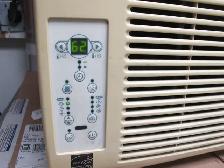 Powerful 10,000BTU Danby window AC, works great clean - Photo 3