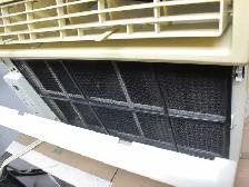 Powerful 10,000BTU Danby window AC, works great clean - Photo 4