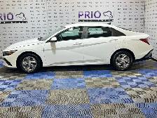 2025 Hyundai Elantra - Photo 2