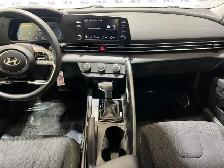 2025 Hyundai Elantra - Photo 16