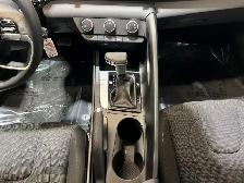 2025 Hyundai Elantra - Photo 17