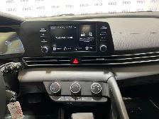 2025 Hyundai Elantra - Photo 18