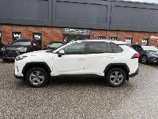 2025 Toyota RAV4 Hybrid XLE AWD, ONE OWNER, ACCIDENT FREE - Photo 4