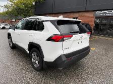 2025 Toyota RAV4 Hybrid XLE AWD, ONE OWNER, ACCIDENT FREE - Photo 5