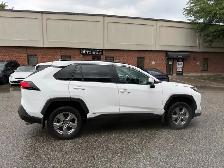 2025 Toyota RAV4 Hybrid XLE AWD, ONE OWNER, ACCIDENT FREE - Photo 8