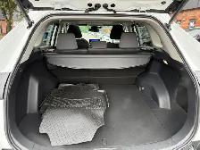2025 Toyota RAV4 Hybrid XLE AWD, ONE OWNER, ACCIDENT FREE - Photo 12