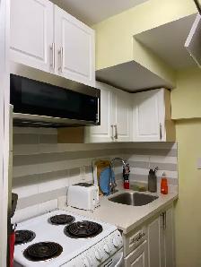 ROOMS $825/$850/mo, LANSDOWNE SUBWAY ST (BLOOR&LANSDOWNE) - Photo 3