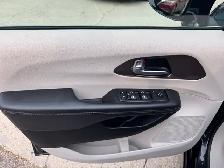 2018 Chrysler Pacifica Touring L Plus - Photo 14
