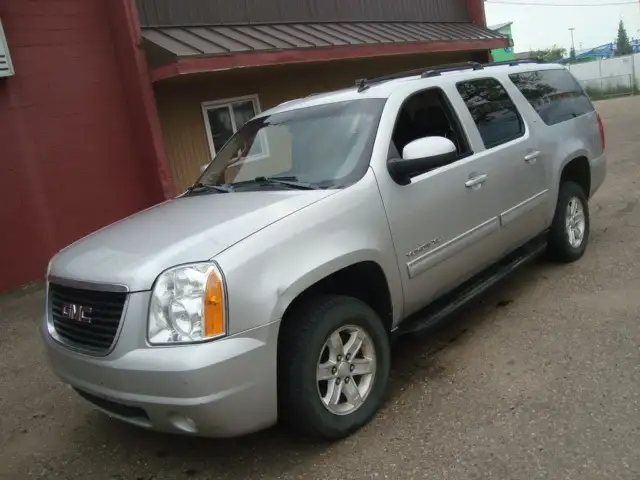 2011 GMC Yukon XL 4x4 SLT 8 PASSSENGER