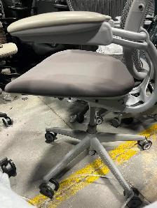 Humanscale Liberty Task Chair-Excellent Condition-Call us! - Photo 2