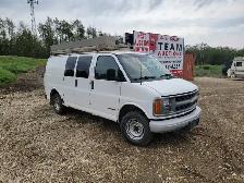 2002 Chevrolet Express - Photo 2