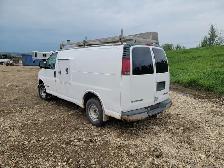 2002 Chevrolet Express - Photo 3