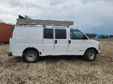 2002 Chevrolet Express - Photo 6