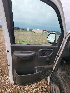 2002 Chevrolet Express - Photo 18