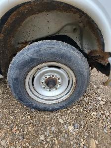 2002 Chevrolet Express - Photo 30