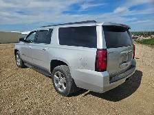 2020 Chevrolet Suburban - Photo 3